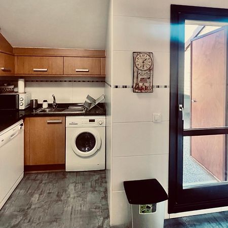 Atico Con Terrazas, Garaje Y Ascensor En El Casco Antiguo Apartment Huesca Bagian luar foto