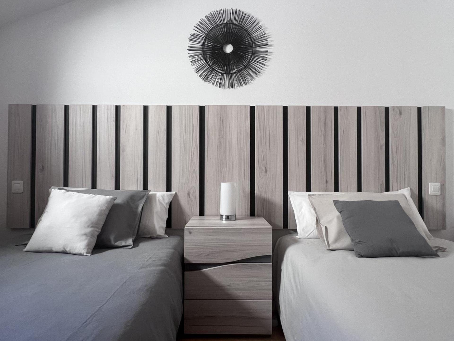 Atico Con Terrazas, Garaje Y Ascensor En El Casco Antiguo Apartment Huesca Bagian luar foto